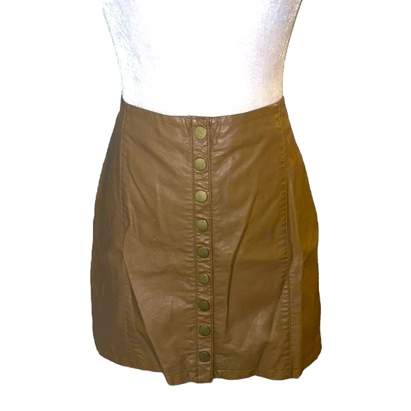 Free People Oh Snap Tan Vegan Faux Leather Snap Front Mini Skirt - 10 - Picture 4 of 14